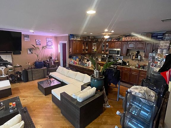 3rd image of 5055 N Western Ave #2