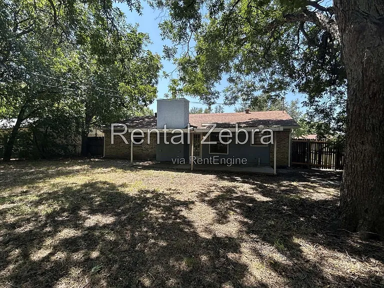 6005 Lindy Ln — Photo 12