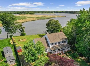 325 Cat Point Dr, Warsaw, VA 22572