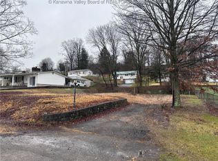 6013 Bobolink Ln, Charleston, WV 25312