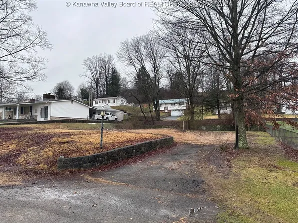 6013 Bobolink Ln, Charleston, WV 25312