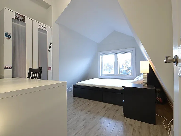 73 Blackburn Ave #73-1A — Photo 9