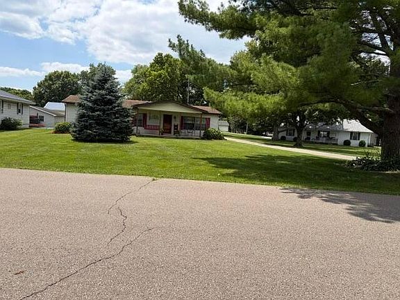 2nd image of 75 Park Dr