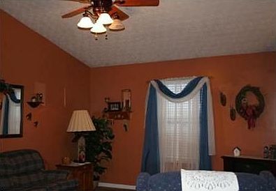 3rd image of 903 Meadow Downs Trl
