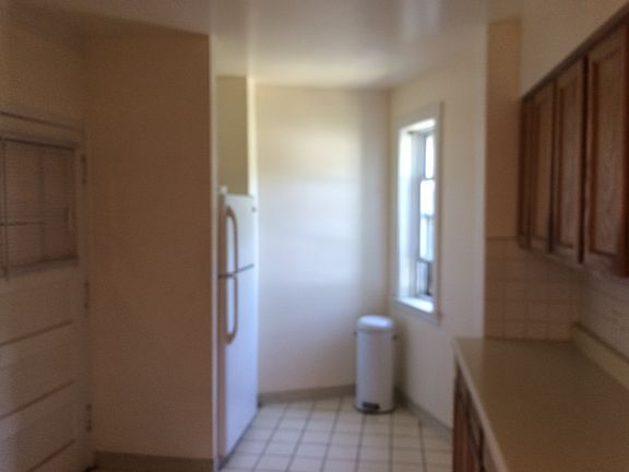 2nd image of 5720 N Wayne Ave APT 2