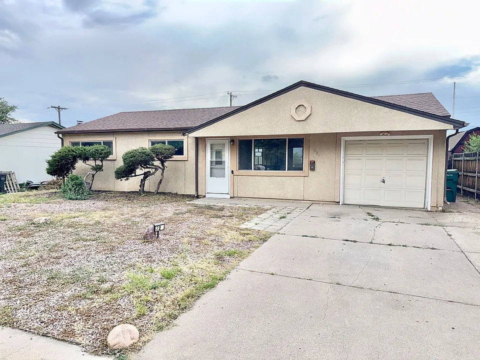 225 Elmwood Dr