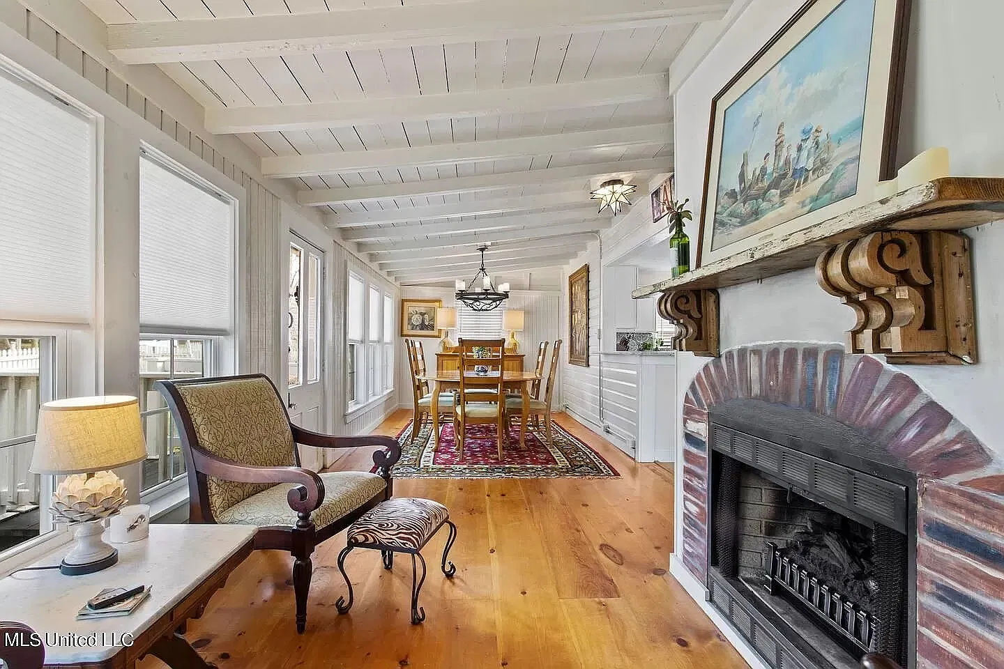 1136 Longo St — Photo 4