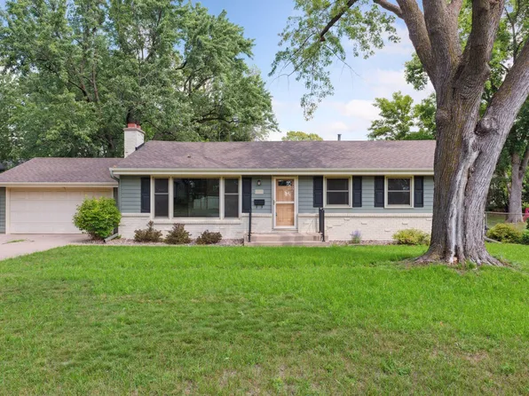 4408 W 70th St, Edina, MN 55435