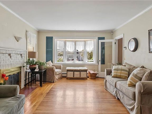 3rd image of 19 Griswold Ave