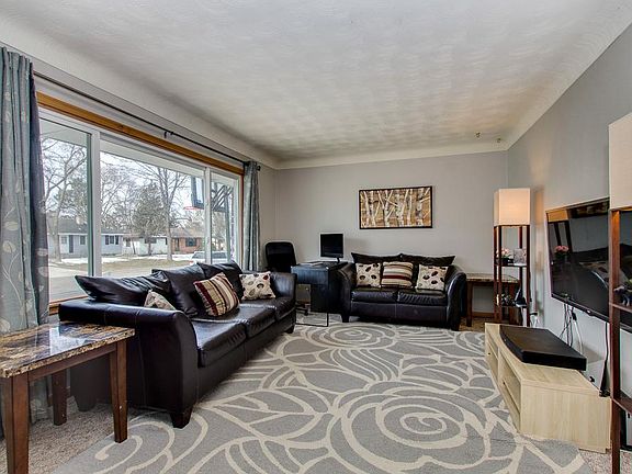 5th image of 2700 Gerald Ave