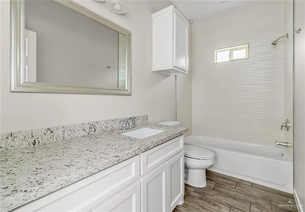 2 bed, 2.0 bath, 928 sqft, $1,075 — Photo 4
