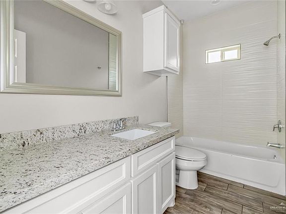 4th image of 908 N Kentucky St #3