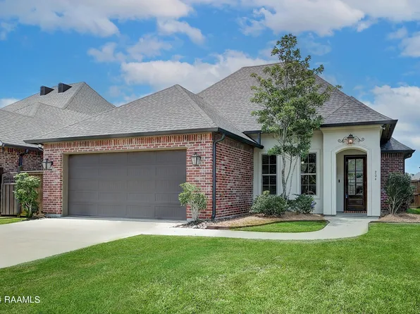 204 Channel Dr, Broussard, LA 70518