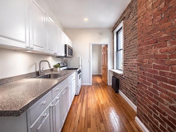 4th image of 254 E 3rd St APT 11