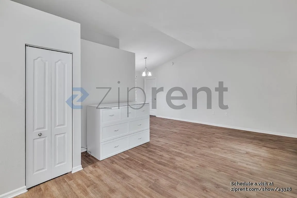 3 bed, 1490 sqft, $2,600 — Photo 4