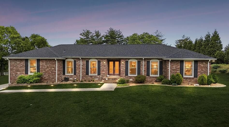 1st image of 102 Azalea Ln