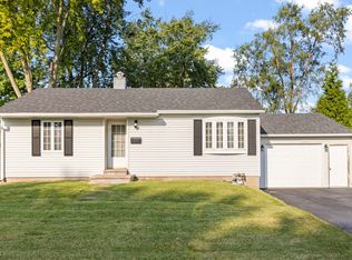 1906 Burry Circle Dr, Crest Hill, IL 60403