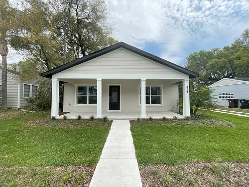223 S Forest Ave Photo 1