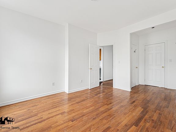 3rd image of 1111 Putnam Ave #2