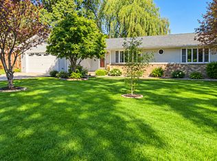 3118 Edgewood Dr, Wonder Lake, IL 60097