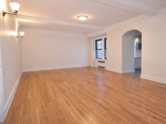 2nd image of 95 Christopher St APT 3C