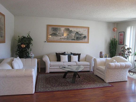 3rd image of 907 Cape Morris Pl