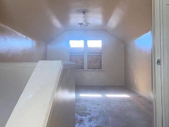 5th image of 10846 SOMERSET Avenue N