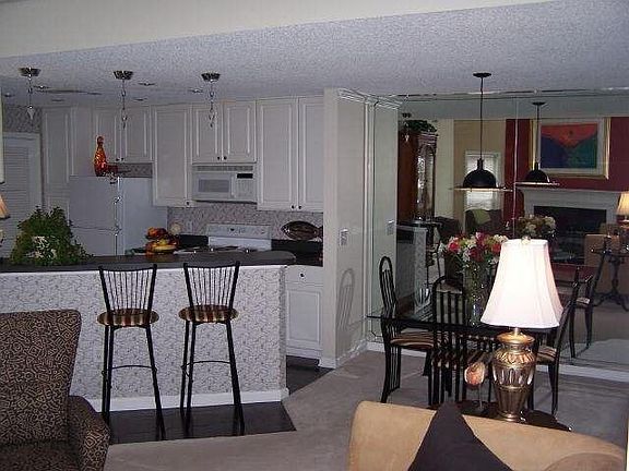 3rd image of 623 Mc Gill Park Ave NE