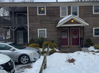 8 Brookside Ln APT C, Coventry, RI 02816