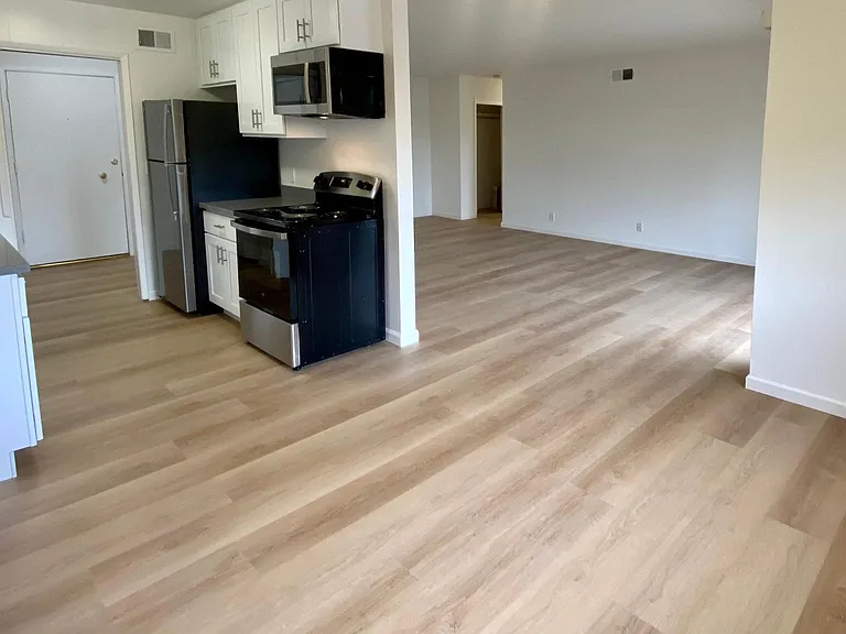 438 Gabilan St — Photo 6