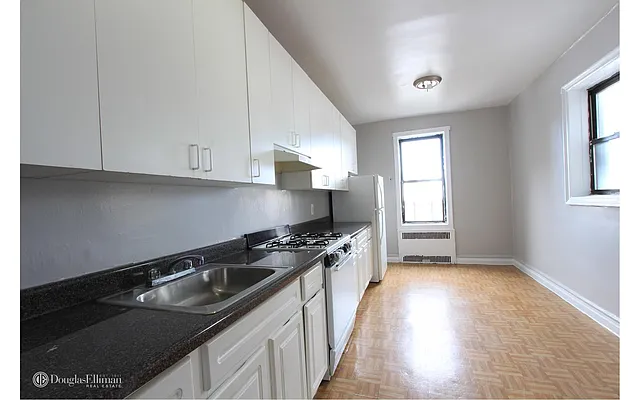 Rented by Douglas Elliman | media 24