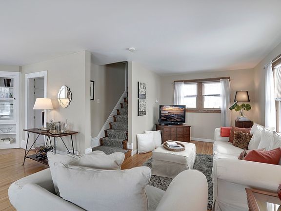 3rd image of 4653 Park Ave