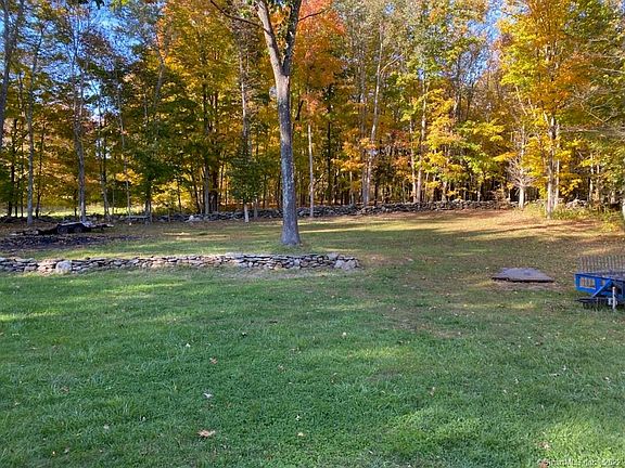 4th image of 37 Senate Brook Dr