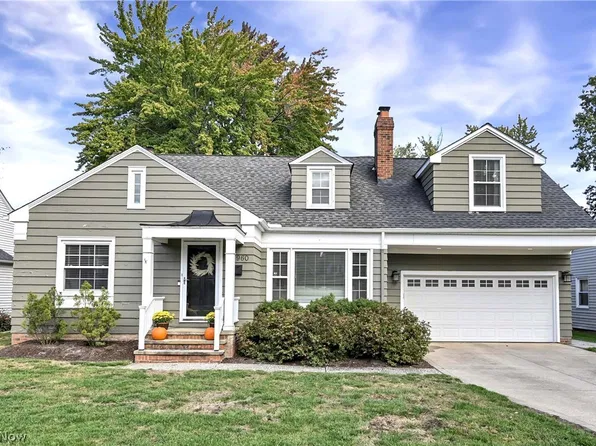 18960 Coffinberry Blvd, Fairview Park, OH 44126