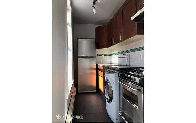 Rented by Douglas Elliman | media 21