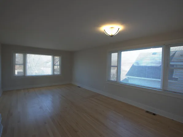 1633 Rawson Ave, South Milwaukee, WI 53172