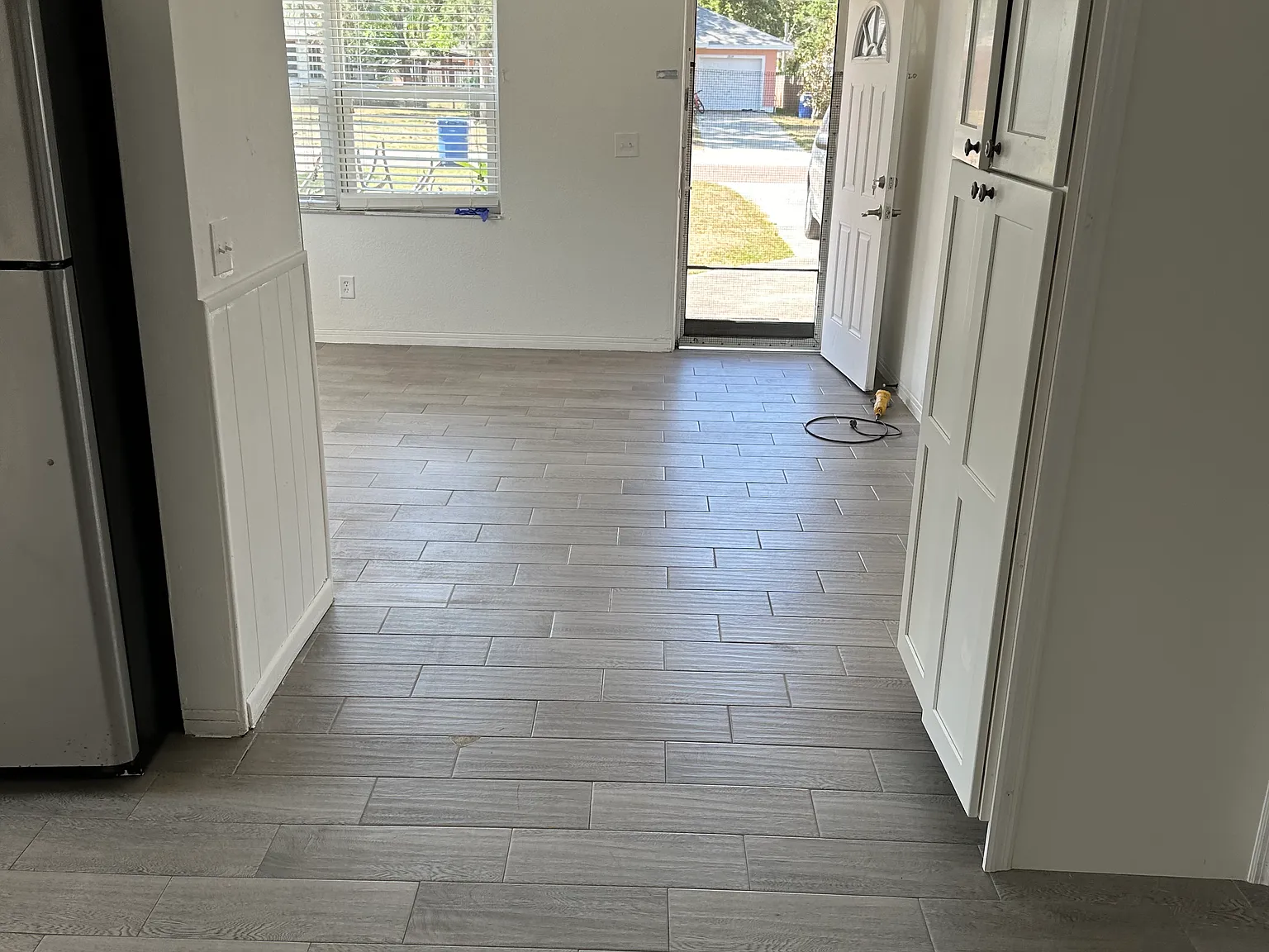 3 bed, 1100 sqft, $2,200 — Photo 3