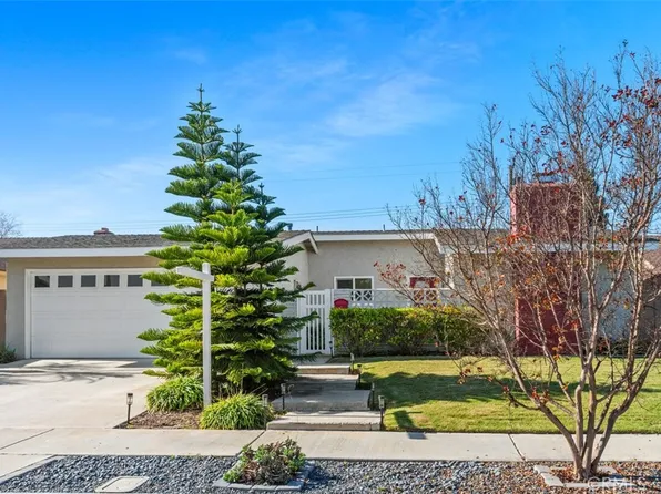 15201 Nottingham Ln, Huntington Beach, CA 92647