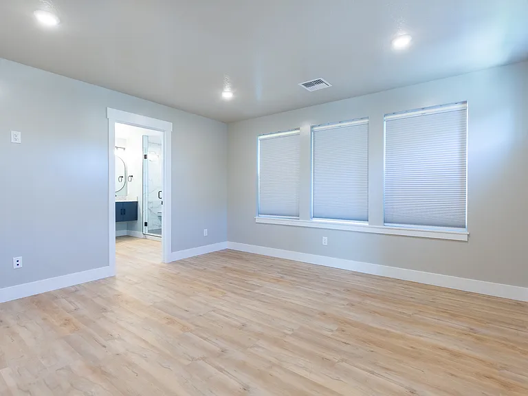 5377 Remington Dr — Photo 17