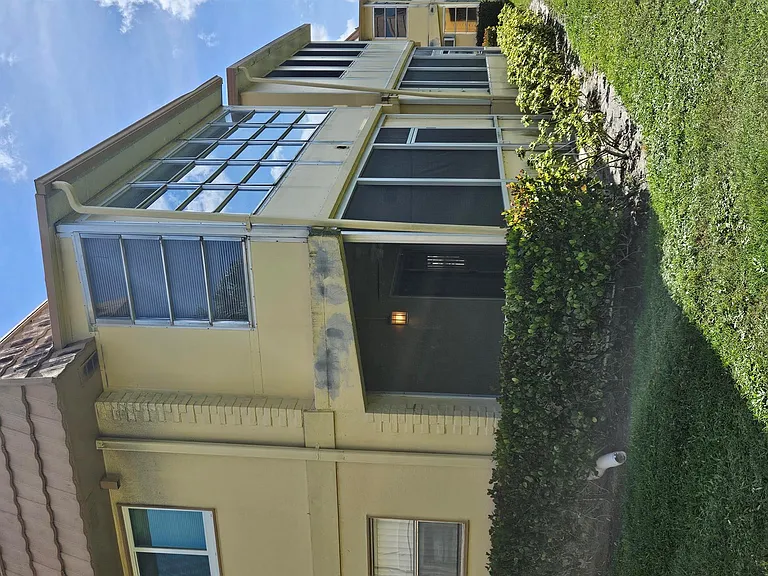 211 E Saxony Ln #211 — Photo 18