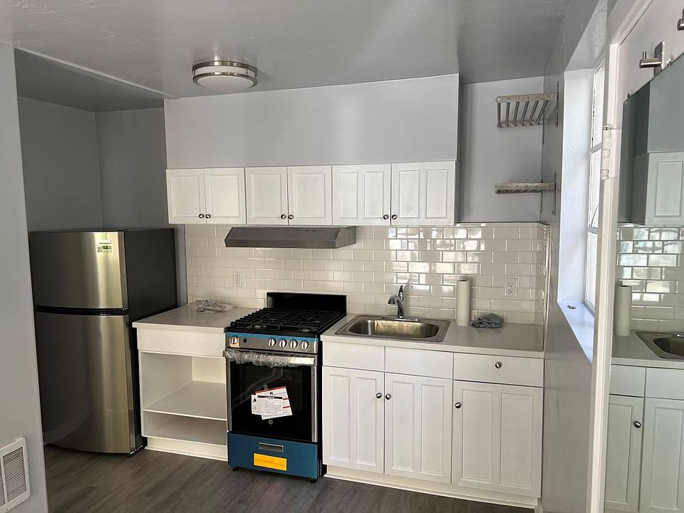 1st image of 895A Dolores St #A