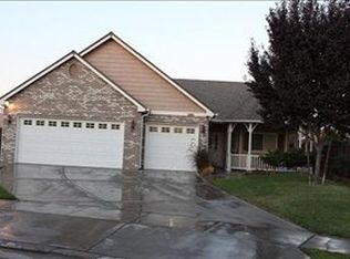 730 S Lum Ave, Kerman, CA 93630