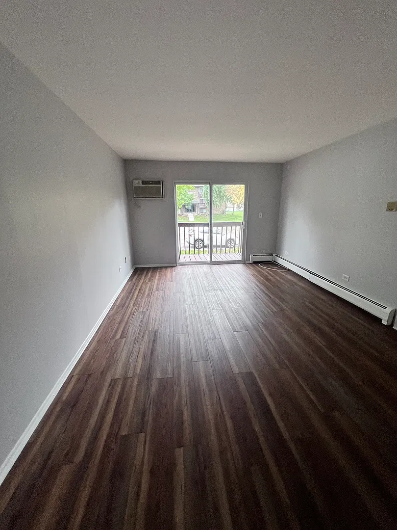 2 bed, 960 sqft, $1,600 — Photo 4