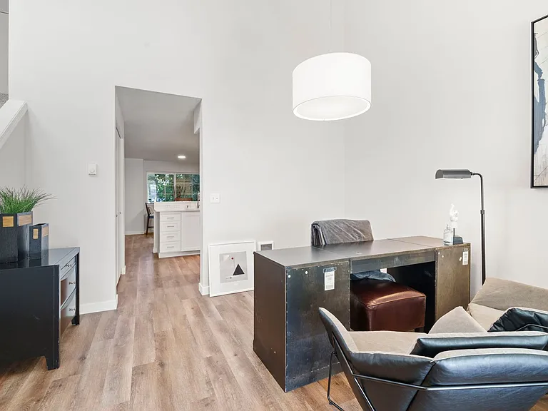 Water's Edge Townhomes — Photo 7