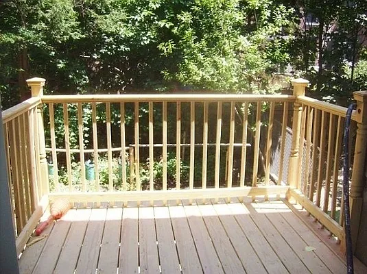 Rented by Perry Associates NYC Inc | media 22