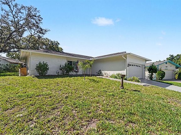 3rd image of 8521 CEDARVIEW COURT
