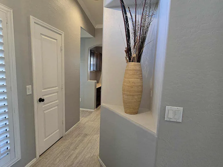 5275 W Morten Ave — Photo 7