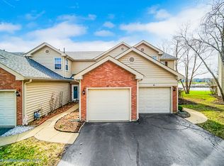 39 Fairway Dr, Glendale Heights, IL 60139