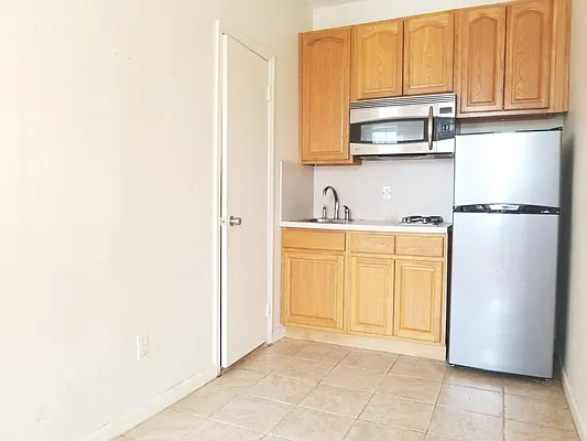 Rented by Lang Realty LLC | media 10