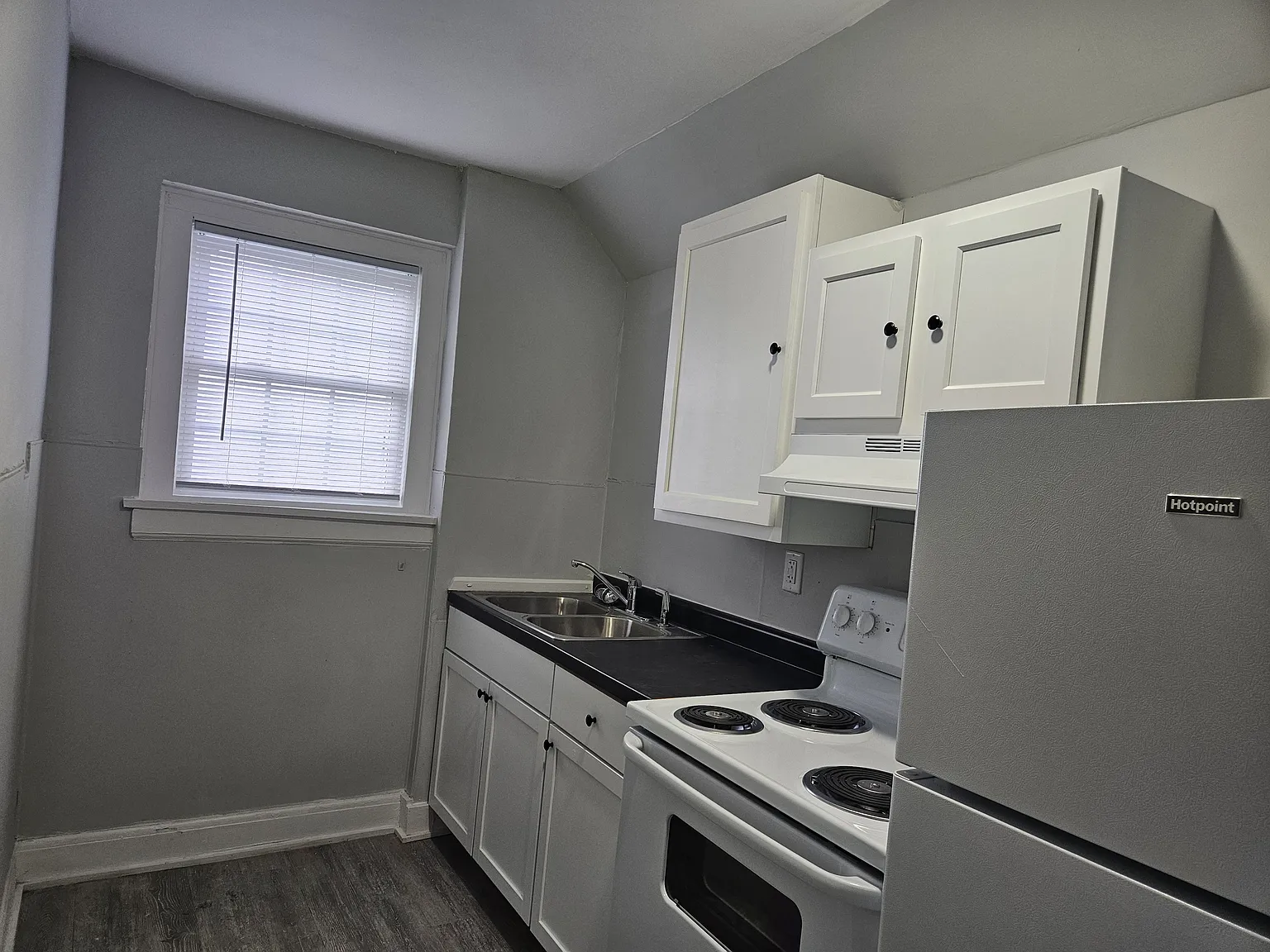 Delaware Court Apartments — Photo 3